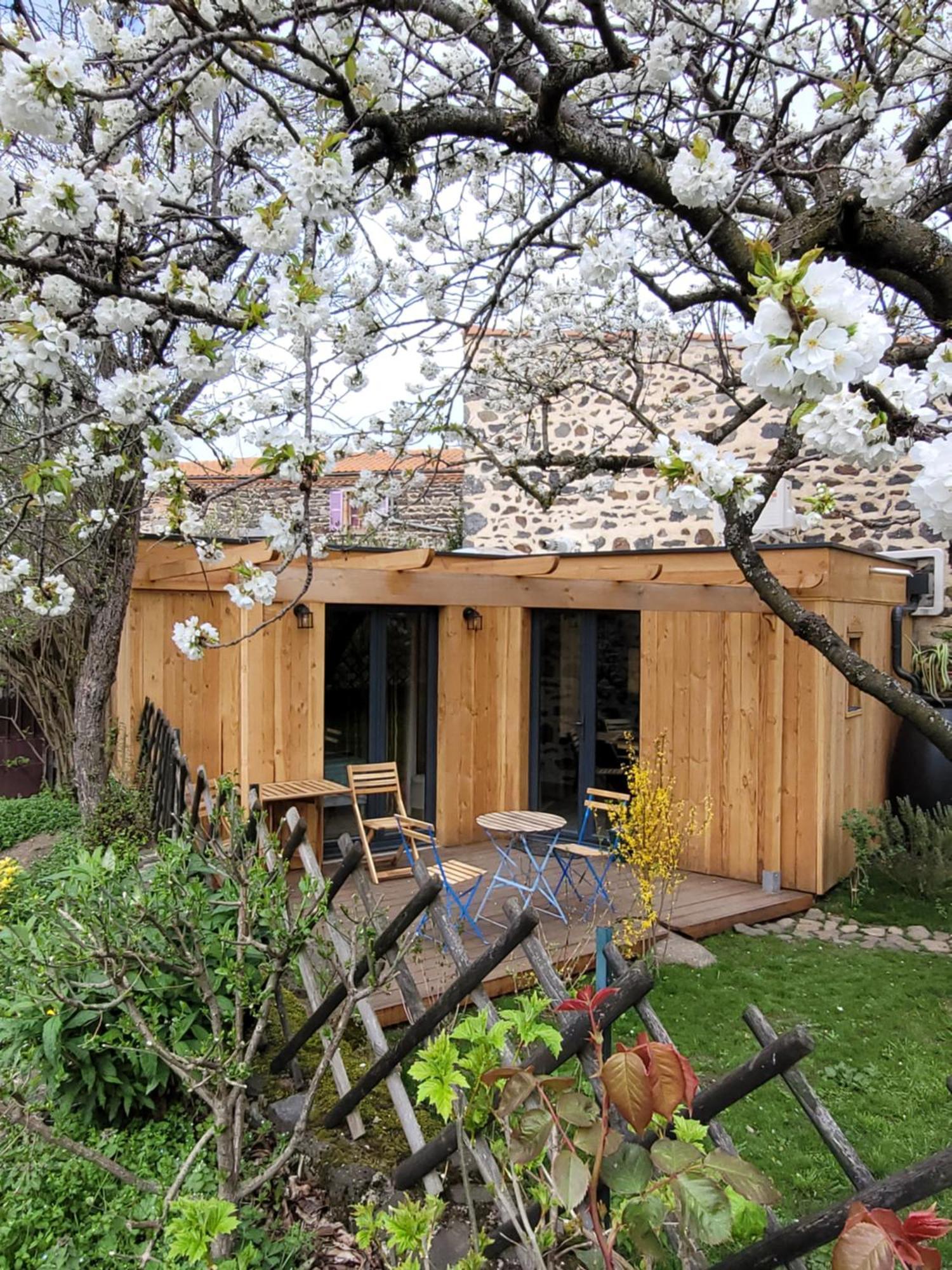 La Maisonnette Sous Le Cerisier Bergonne Luaran gambar